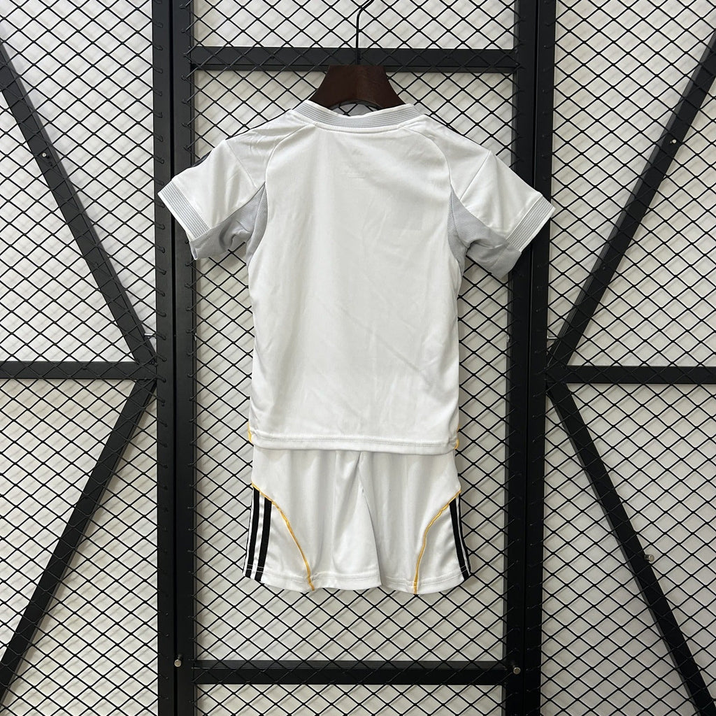 Real Madrid 25/26 Kids Kit