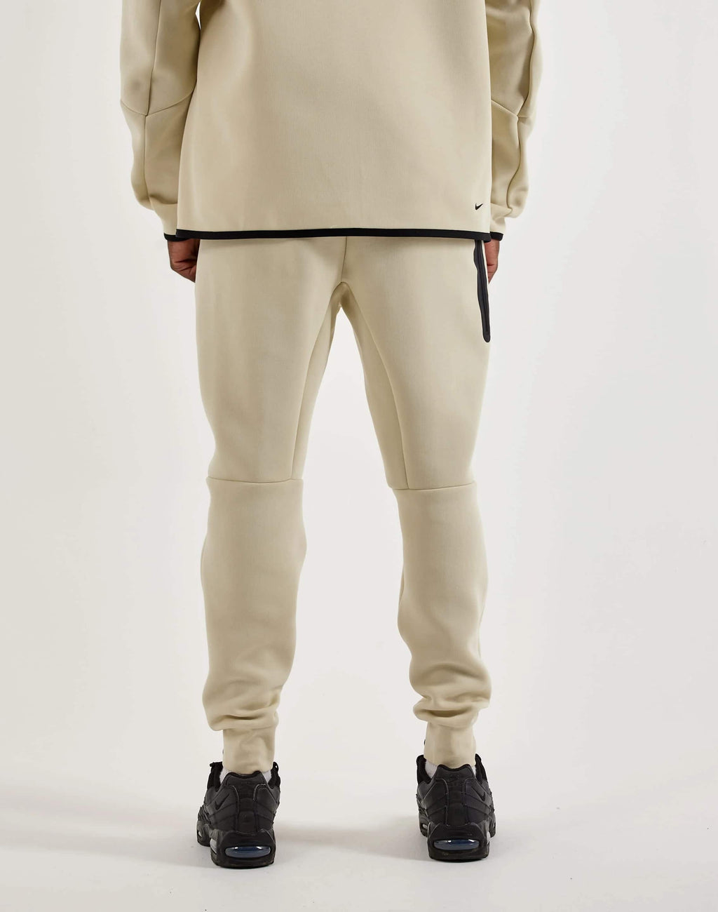 NIKE TECH FLEECE FULL ZIP HOODIE & JOGGERS SET
